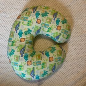Breastfeeding pillow